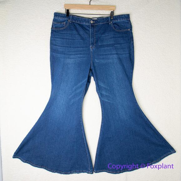 New! Eloquii Classic Fit Bell Bottom Flare Leg Jean, women plus size 24 - Picture 2 of 10